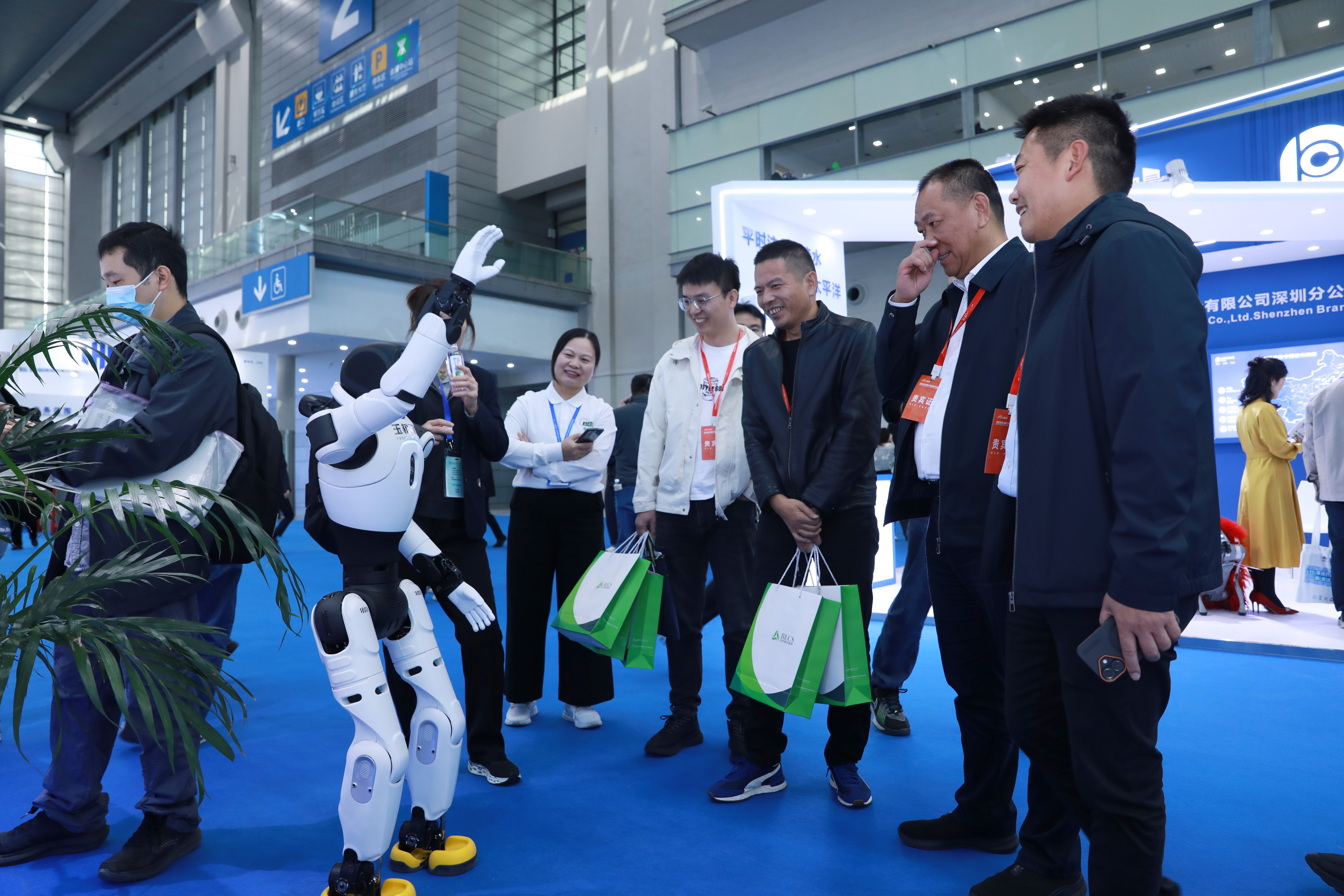 玉樹智能閃耀2025深圳市容環(huán)境產(chǎn)業(yè)博覽會(huì)，引領(lǐng)智慧城市發(fā)展新風(fēng)向